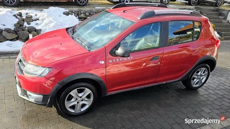 Bordowy Używany 2016 Dacia Sandero Stepway Hatchback | 25 900 zł (Uczciwa cena) - Obraz 1/4
