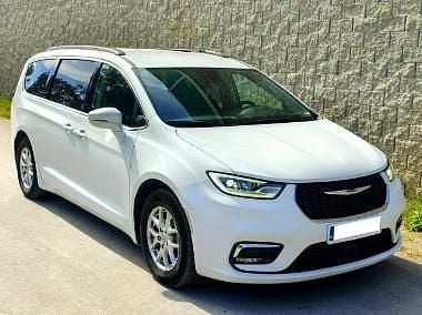 Biały Używany 2022 Chrysler Pacifica SUV | 135 000 zł - Obraz 1/4