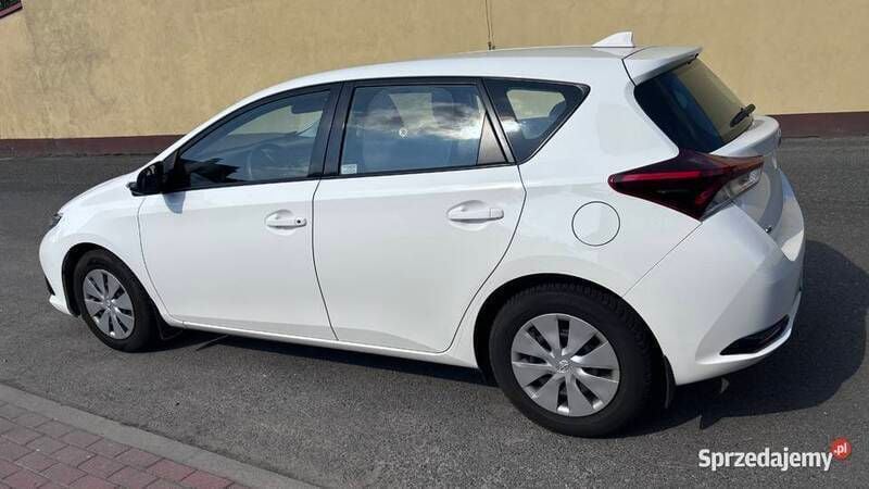 Używany Toyota Auris 99 KM (72 kW) 2016 Biały Hatchback