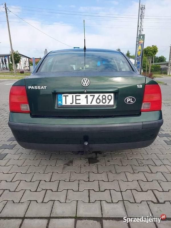 Używany VW Passat 1998 Zielony Sedan/Limuzyna