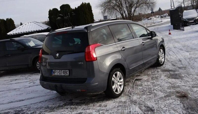 Używany Peugeot 5008 110 KM (80 kW) 2011 Szary (metalik) Minivan