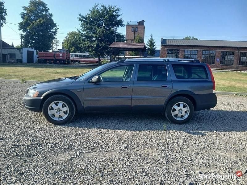 Szary Używany 2005 Volvo XC70 SUV | 17 000 zł - Obraz 1/4