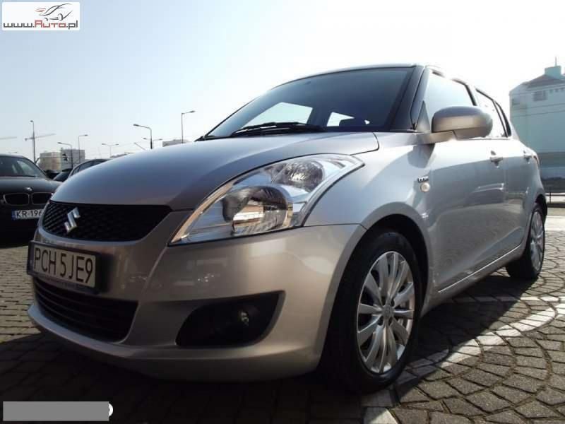 Używany Suzuki Swift GLX 75 KM (55 kW) 2011 Srebrny (metalik) Hatchback