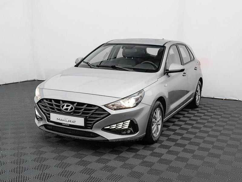 Używany Hyundai i30 110 KM (80 kW) 2022 Srebrny (metalik) Hatchback