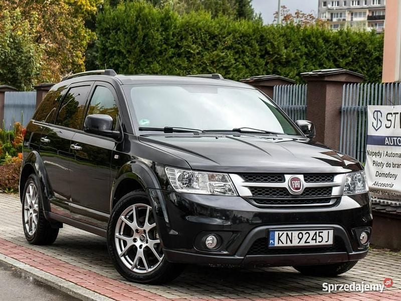 Czarny (metalik, perła) Używany 2013 Fiat Freemont SUV | 42 000 zł (Uczciwa cena) - Obraz 1/4