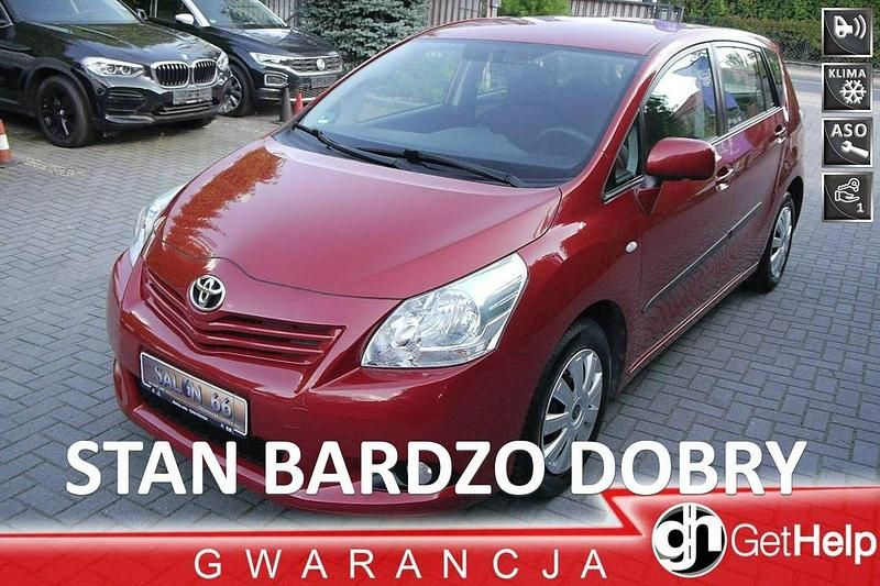 Czerwony (metalik, perła) Używany 2011 Toyota Verso Minivan | 30 500 zł (Uczciwa cena) - Obraz 1/4