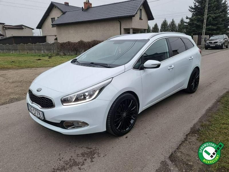 Biały Używany 2013 Kia Ceed Hatchback | 31 800 zł (Uczciwa cena) - Obraz 1/4