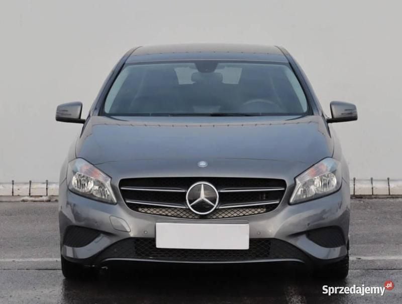 Szary Używany 2014 Mercedes A180 Hatchback | 47 999 zł (Uczciwa cena) - Obraz 1/4