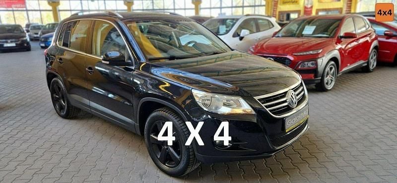 Czarny (metalik) Używany 2011 VW Tiguan SUV | 31 800 zł (Dobra cena) - Obraz 1/4