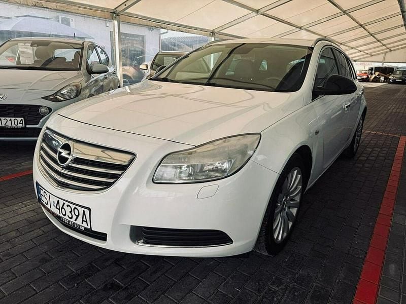 Używany Opel Insignia 160 KM (117 kW) 2009 Biały Kombi