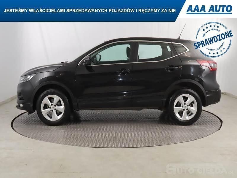 Używany Nissan Qashqai 2017 Czarny SUV