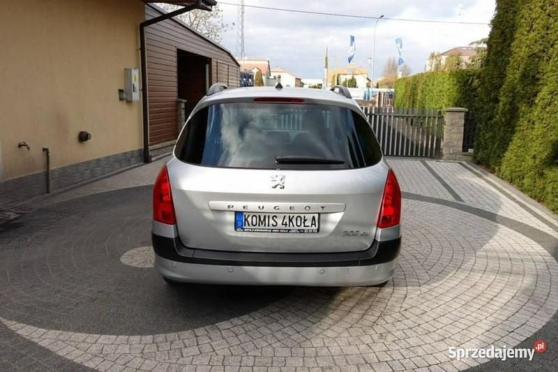 Używany Peugeot 308 SW 120 KM (88 kW) 2008 Srebrny (metalik) Kombi