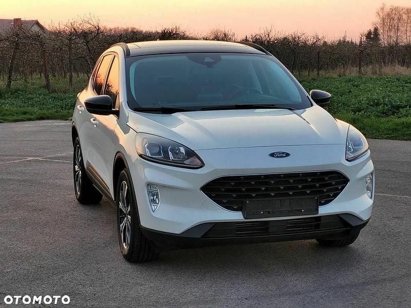 Biały Używany 2022 Ford Kuga Titanium SUV | 109 900 zł - Obraz 1/4