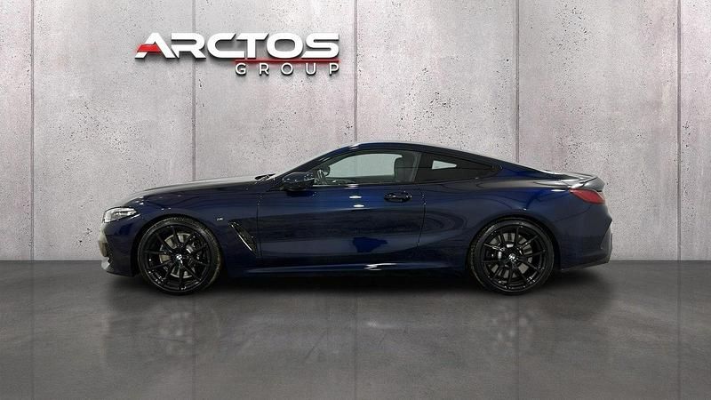 Używany BMW M8 530 KM (389 kW) 2020 Niebieski ciemny (metalik) Coupe
