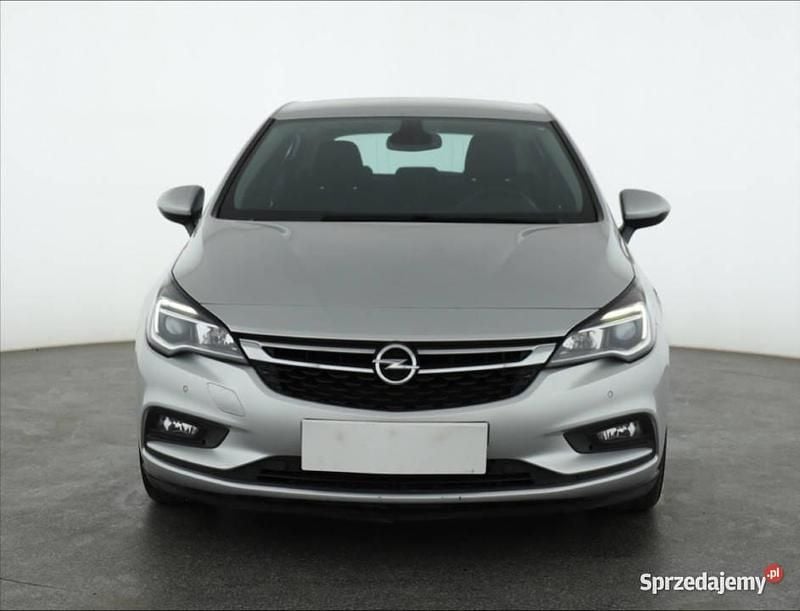 Srebrny Używany 2016 Opel Astra Hatchback | 31 999 zł (Dobra cena) - Obraz 1/4