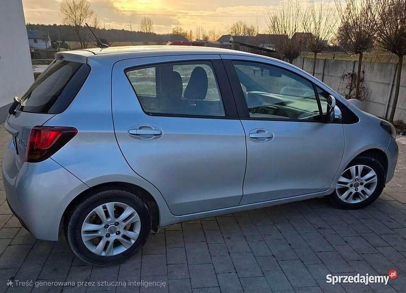 Używany Toyota Yaris 99 KM (72 kW) 2015 Hatchback