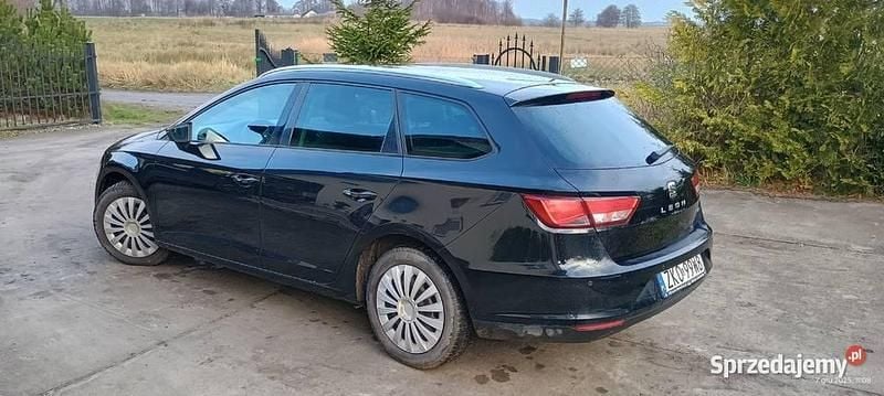 Czarny Używany 2016 Seat Leon Kombi | 32 000 zł (Dobra cena) - Obraz 1/4