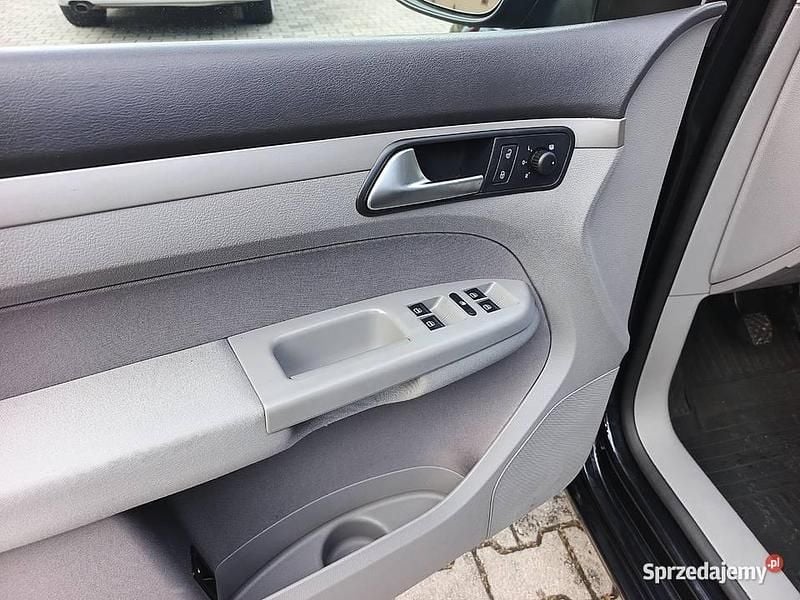 Używany VW Touran 140 KM (102 kW) 2010 Minivan