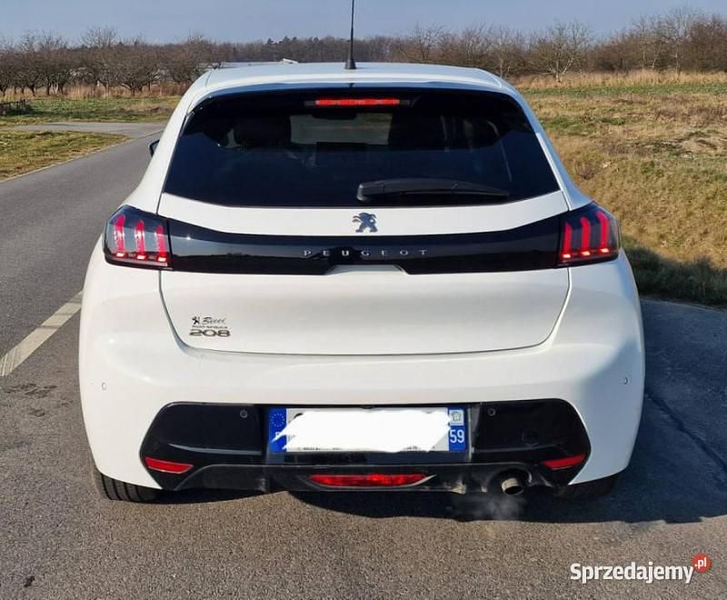 Używany Peugeot 208 101 KM (74 kW) 2023 Biały Hatchback