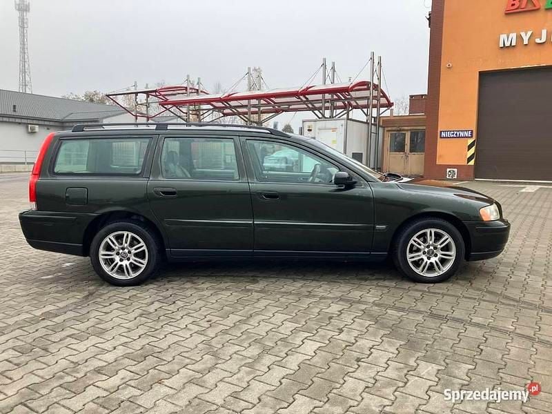 Zielony Używany 2006 Volvo V70 Kombi | 15 000 zł (Uczciwa cena) - Obraz 1/4