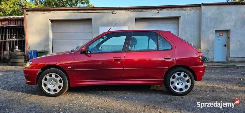 Bordowy Używany 2001 Peugeot 306 Premium Hatchback | 8400 zł - Obraz 1/4