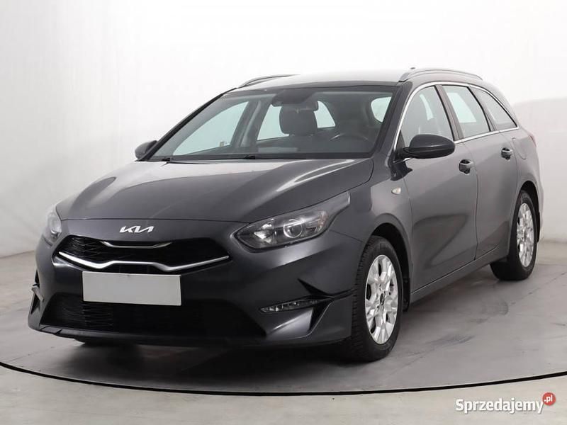 Używany Kia Ceed 2022 Szary Hatchback