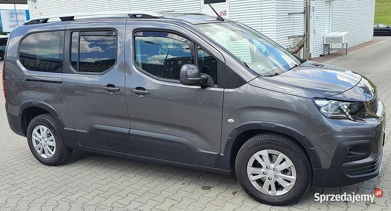 Szary Używany 2021 Peugeot Rifter Allure Minivan | 113 000 zł - Obraz 1/4