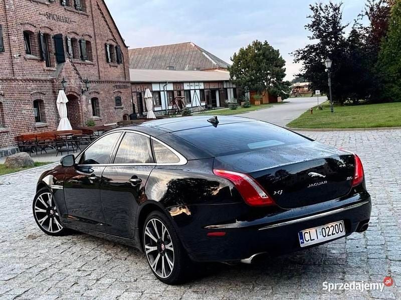 Czarny Używany 2015 Jaguar XJ Supercharged Sedan/Limuzyna | 54 900 zł - Obraz 1/4