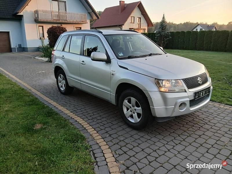 Srebrny Używany 2007 Suzuki Grand Vitara SUV | 17 000 zł (Super Cena) - Obraz 1/4