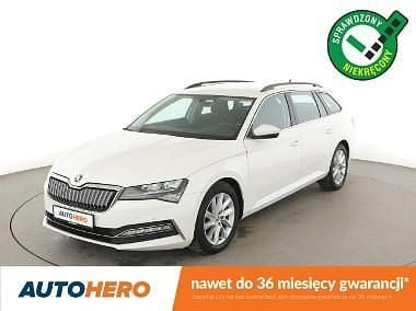 Biały Używany 2020 Skoda Superb Ambition Kombi | 85 200 zł (Dobra cena) - Obraz 1/3