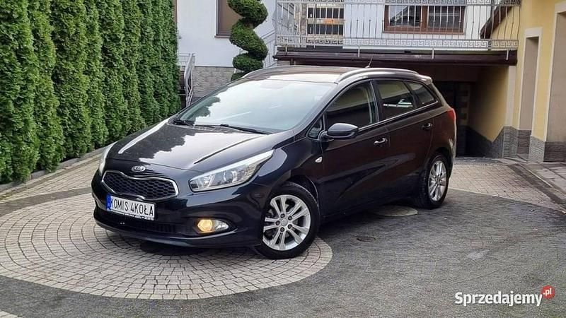 Używany Kia Ceed 128 KM (94 kW) 2013 Czarny (metalik) Hatchback