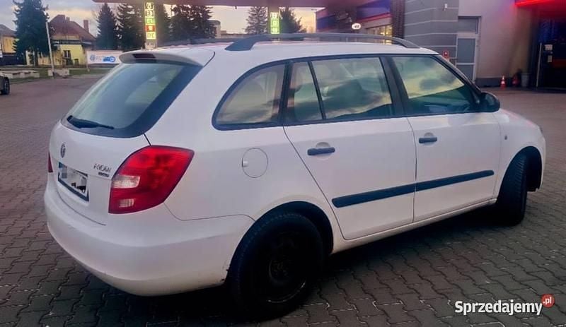 Biały Używany 2008 Skoda Fabia Kombi | 7999 zł (Dość drogi) - Obraz 1/2