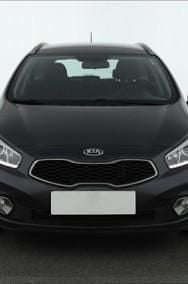 Używany Kia Ceed 90 KM (66 kW) 2015 Szary Hatchback