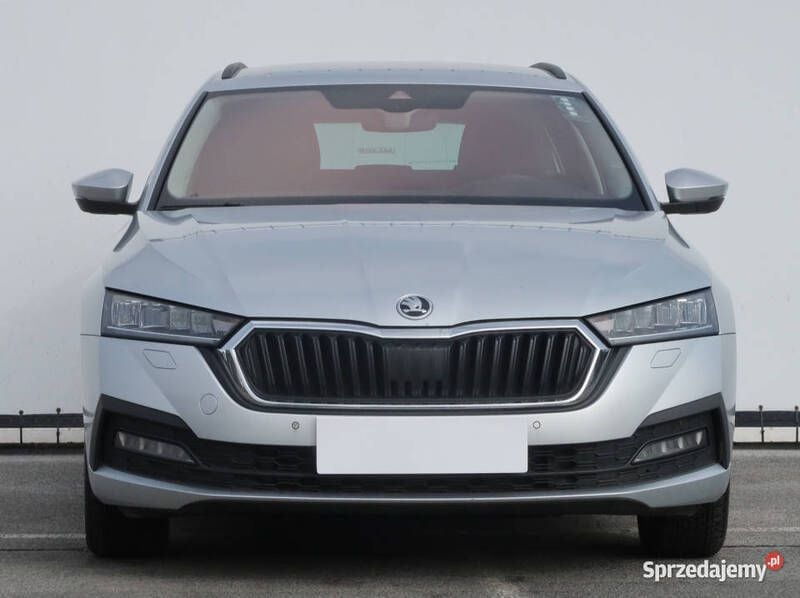 Srebrny Używany 2020 Skoda Octavia Kombi | 63 999 zł (Uczciwa cena) - Obraz 1/4