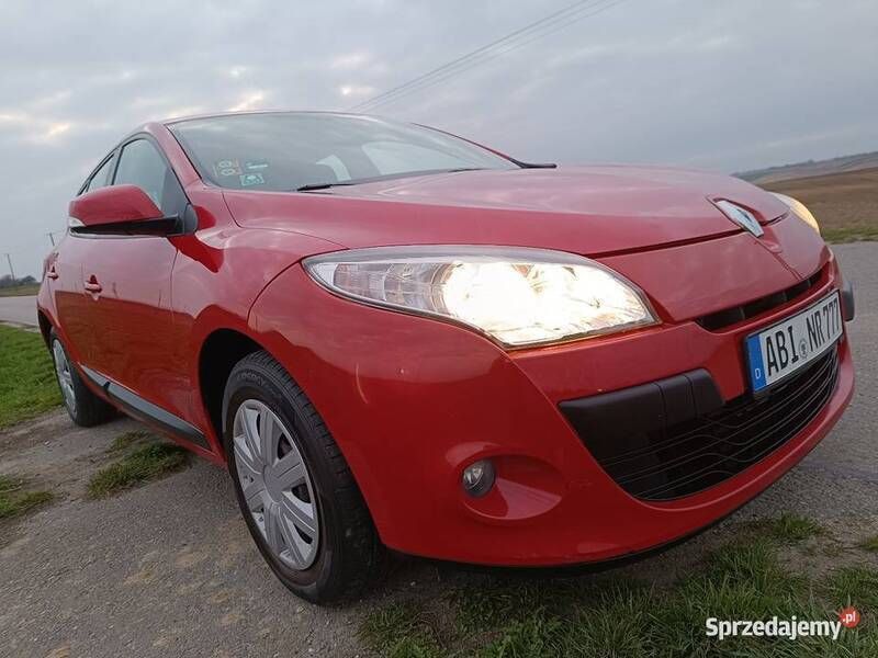 Używany Renault Mégane III 2009 Czerwony Hatchback