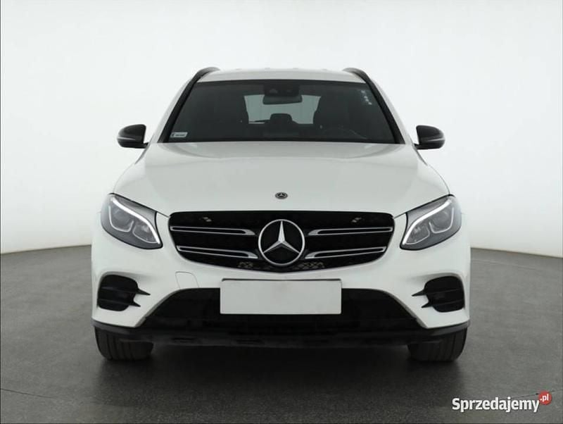 Używany Mercedes GLC250 211 KM (155 kW) 2018 Biały SUV