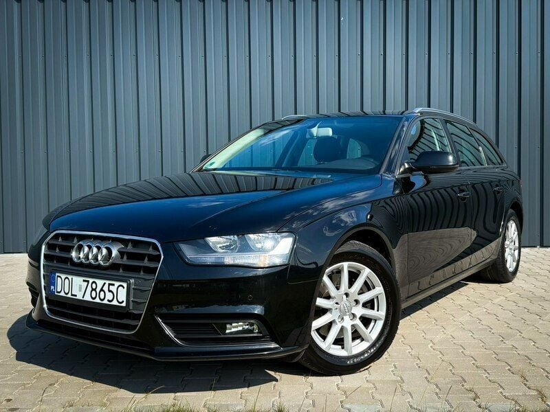 Czarny (metalik, perła) Używany 2015 Audi A4 Kombi | 44 900 zł (Dobra cena) - Obraz 1/4