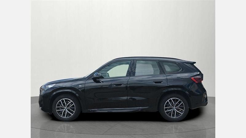Używany BMW X1 Luxury Line 136 KM (100 kW) 2025 Czarny szafir metalizowany SUV