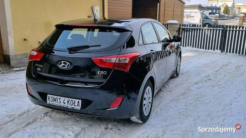 Używany Hyundai i30 110 KM (80 kW) 2016 Czarny (metalik) Hatchback