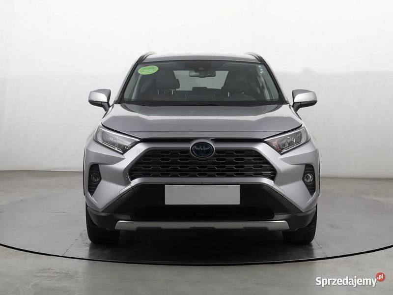 Srebrny Używany 2020 Toyota RAV4 Hybrid SUV | 129 999 zł (Dość drogi) - Obraz 1/4