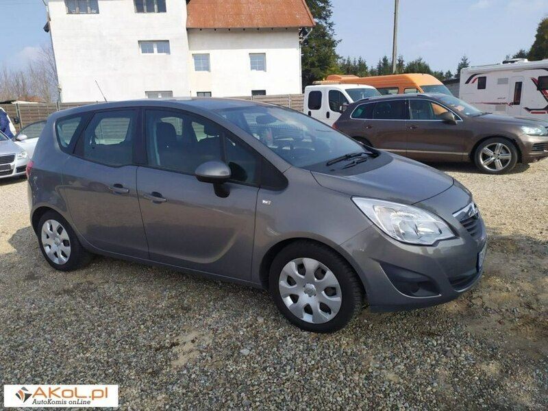 Używany Opel Meriva 120 KM (88 kW) 2011 Szary Minivan