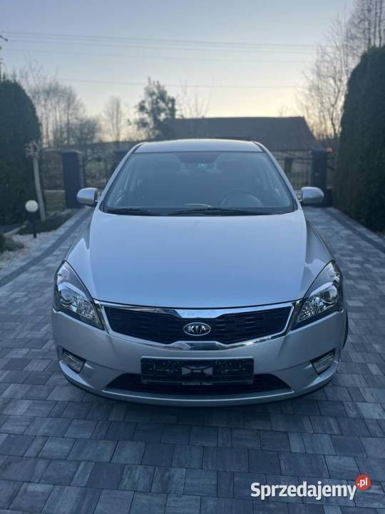 Srebrny Używany 2009 Kia Ceed Sedan/Limuzyna | 16 500 zł (Dobra cena) - Obraz 1/4