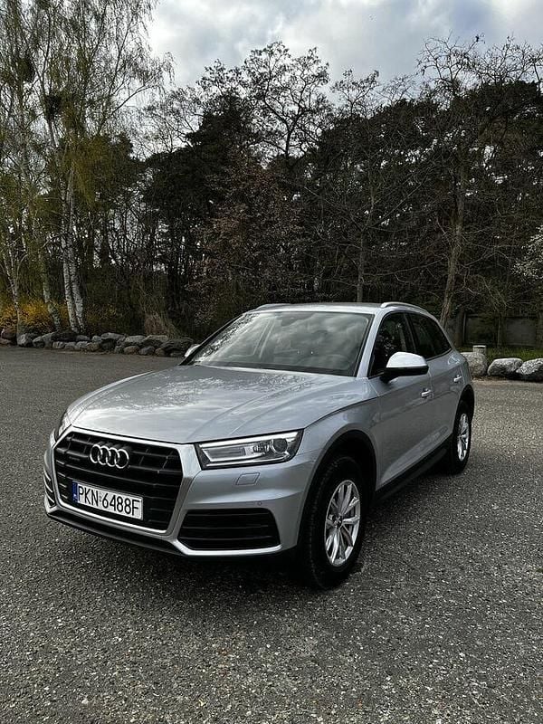 Używany Audi Q5 2018 Srebrny SUV