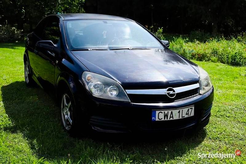 Czarny Używany 2009 Opel Astra GTC Coupe | 10 500 zł (Super Cena) - Obraz 1/4