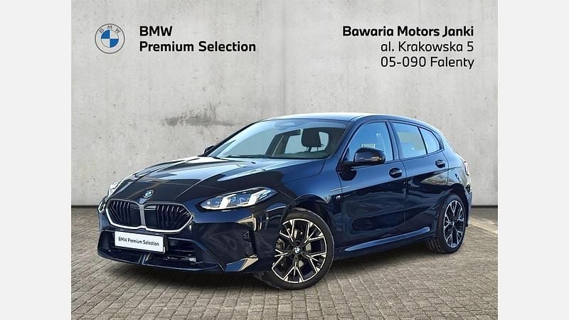 Używany BMW 118 Shadowline 150 KM (110 kW) 2025 Czarny szafir metalizowany Hatchback