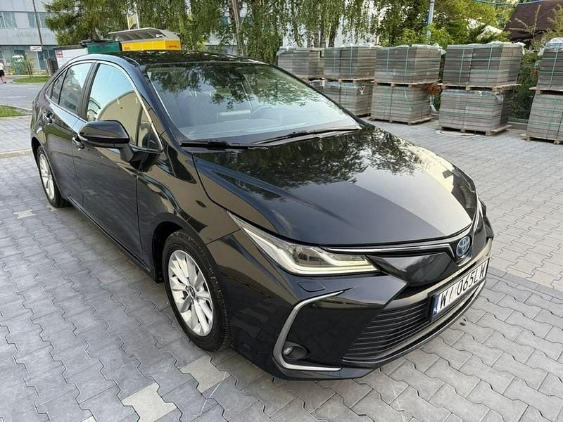 Używany Toyota Corolla 98 KM (72 kW) 2022 Czarny (metalik) Sedan/Limuzyna