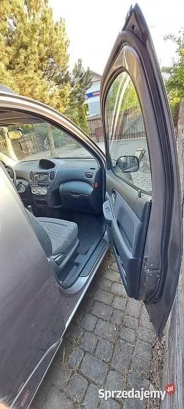 Używany Toyota Yaris 2003 Kombi