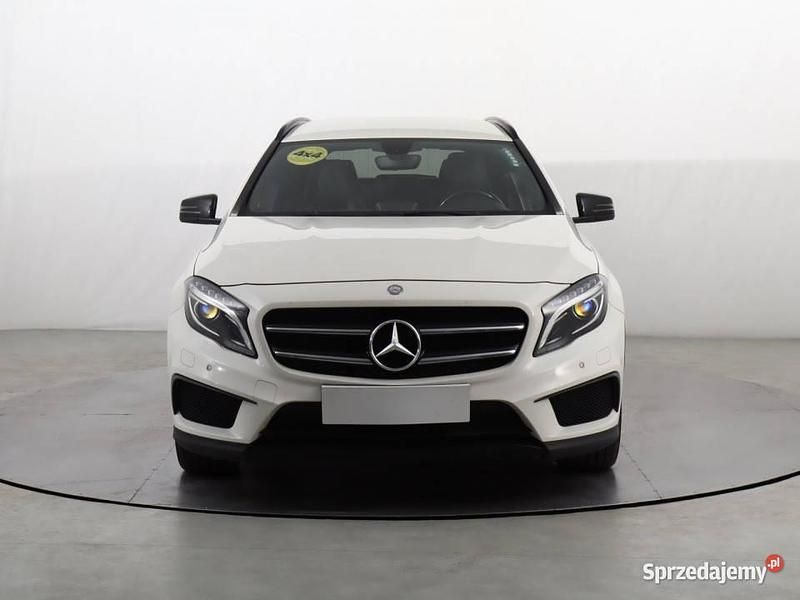 Biały Używany 2014 Mercedes GLA250 SUV | 67 999 zł - Obraz 1/4