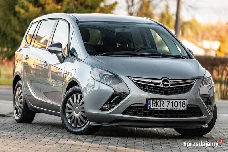 Szary Używany 2012 Opel Zafira Minivan | 27 900 zł (Uczciwa cena) - Obraz 1/4