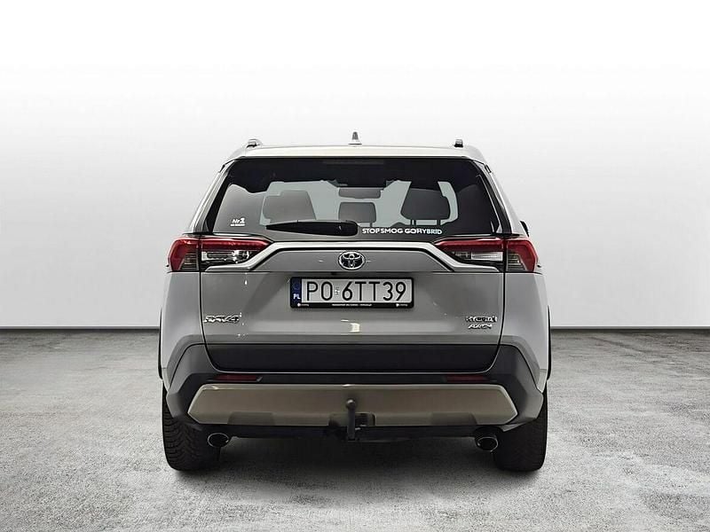 Używany Toyota RAV4 Comfort 2021 Srebrny SUV